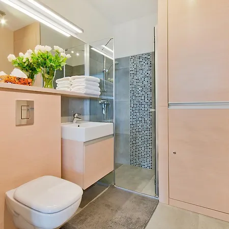 Sea View - Apartamenty24 *